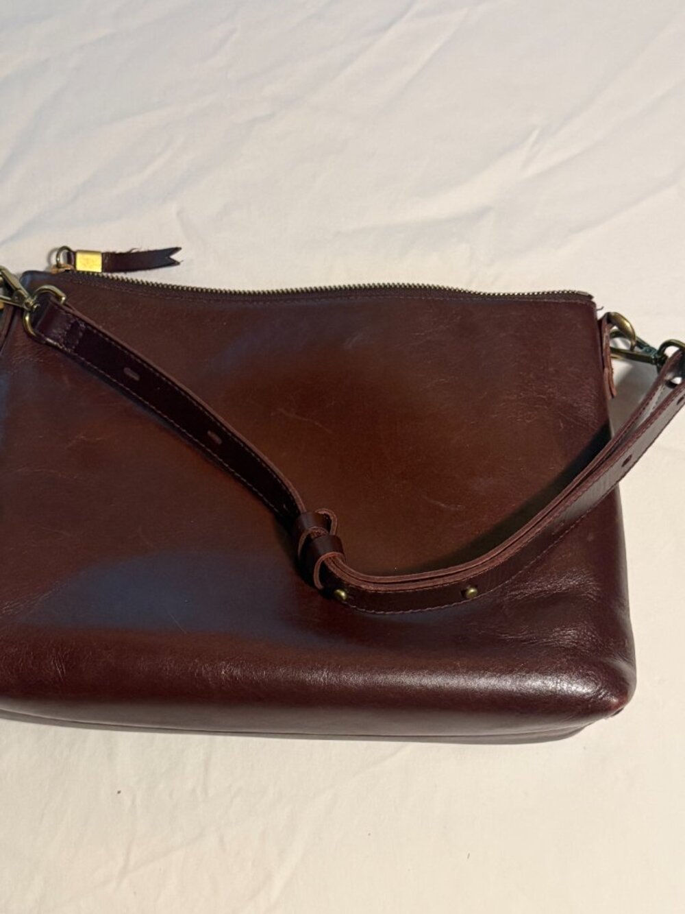 Madewell The Transport Shoulder Bag in Deep Burgendy - Picture 2 of 4